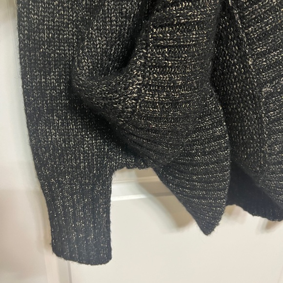 Michael Kors black and gold sweater poncho size Medium - Picture 6 of 10